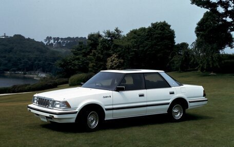 Toyota Crown, 1984 год, 300 000 рублей, 1 фотография