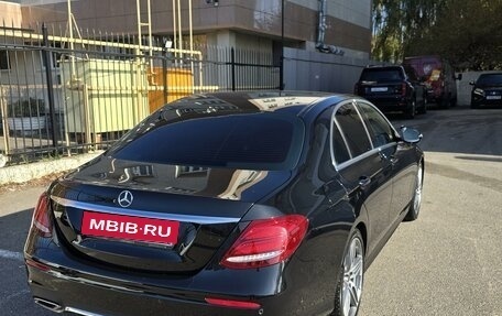 Mercedes-Benz E-Класс, 2018 год, 3 500 000 рублей, 7 фотография