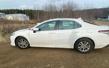 Toyota Camry, 2018 год, 1 800 000 рублей, 3 фотография