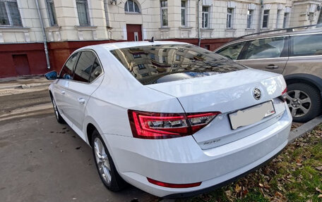 Skoda Superb III рестайлинг, 2019 год, 2 750 000 рублей, 3 фотография