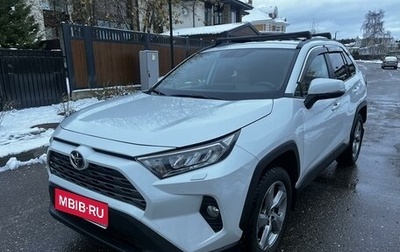 Toyota RAV4, 2021 год, 3 890 000 рублей, 1 фотография