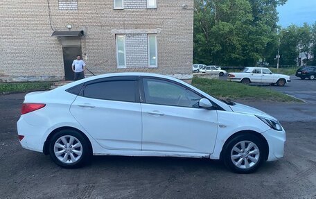 Hyundai Solaris II рестайлинг, 2012 год, 490 000 рублей, 2 фотография