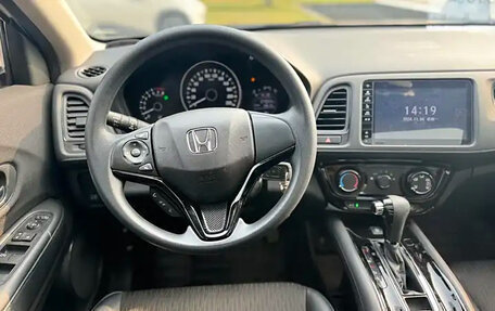 Honda Vezel, 2020 год, 1 540 000 рублей, 10 фотография