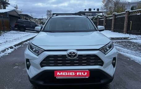 Toyota RAV4, 2021 год, 3 890 000 рублей, 8 фотография