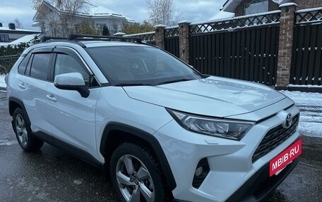 Toyota RAV4, 2021 год, 3 890 000 рублей, 7 фотография