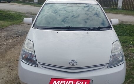 Toyota Prius, 2011 год, 1 230 000 рублей, 2 фотография