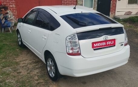 Toyota Prius, 2011 год, 1 230 000 рублей, 4 фотография