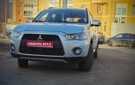 Mitsubishi Outlander III рестайлинг 3, 2011 год, 1 099 000 рублей, 1 фотография