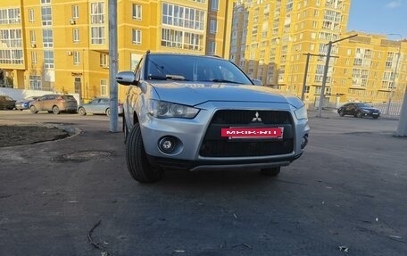 Mitsubishi Outlander III рестайлинг 3, 2011 год, 1 099 000 рублей, 4 фотография