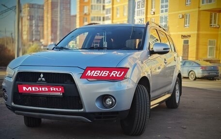 Mitsubishi Outlander III рестайлинг 3, 2011 год, 1 099 000 рублей, 2 фотография