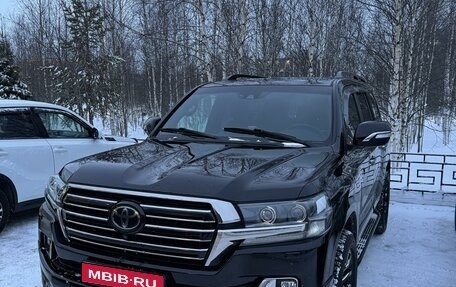 Toyota Land Cruiser 200, 2018 год, 9 350 000 рублей, 1 фотография