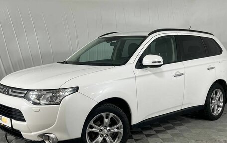 Mitsubishi Outlander III рестайлинг 3, 2012 год, 1 490 000 рублей, 1 фотография