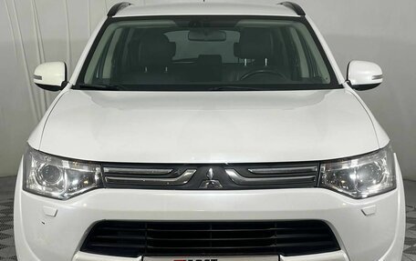 Mitsubishi Outlander III рестайлинг 3, 2012 год, 1 490 000 рублей, 2 фотография