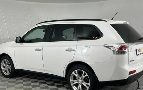 Mitsubishi Outlander III рестайлинг 3, 2012 год, 1 490 000 рублей, 7 фотография