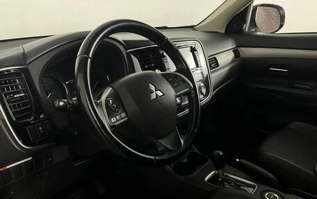 Mitsubishi Outlander III рестайлинг 3, 2012 год, 1 490 000 рублей, 13 фотография