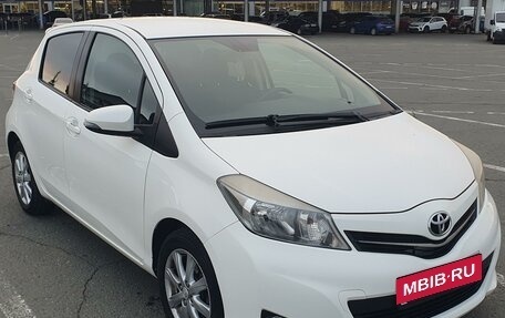 Toyota Yaris III рестайлинг, 2012 год, 1 100 000 рублей, 11 фотография