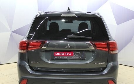 Mitsubishi Outlander III рестайлинг 3, 2017 год, 2 329 700 рублей, 4 фотография