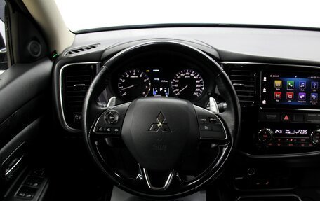 Mitsubishi Outlander III рестайлинг 3, 2017 год, 2 329 700 рублей, 14 фотография