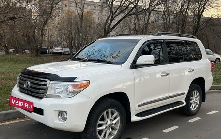 Toyota Land Cruiser 200, 2014 год, 5 650 000 рублей, 2 фотография