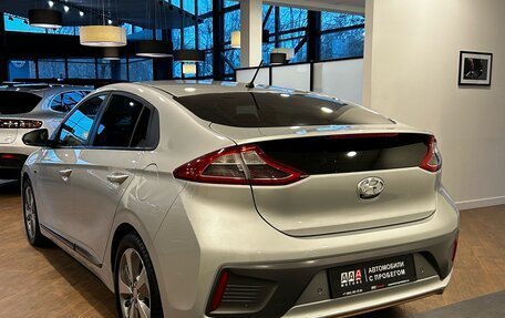 Hyundai IONIQ, 2017 год, 1 550 000 рублей, 2 фотография