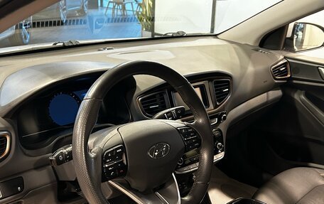 Hyundai IONIQ, 2017 год, 1 550 000 рублей, 10 фотография