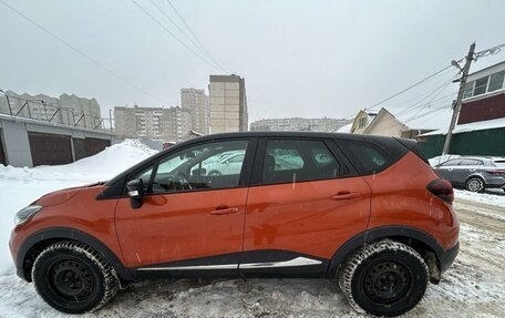 Renault Kaptur I рестайлинг, 2017 год, 1 900 000 рублей, 6 фотография