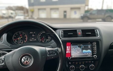 Volkswagen Jetta VI, 2013 год, 1 390 000 рублей, 32 фотография