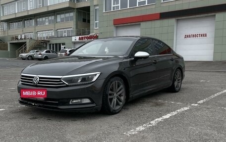 Volkswagen Passat B8 рестайлинг, 2015 год, 1 880 000 рублей, 2 фотография