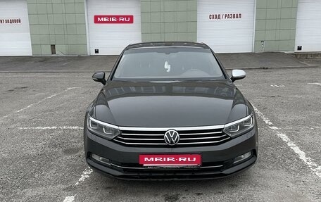 Volkswagen Passat B8 рестайлинг, 2015 год, 1 880 000 рублей, 3 фотография