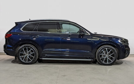 Volkswagen Touareg III, 2018 год, 5 590 000 рублей, 4 фотография