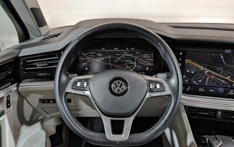 Volkswagen Touareg III, 2018 год, 5 590 000 рублей, 20 фотография