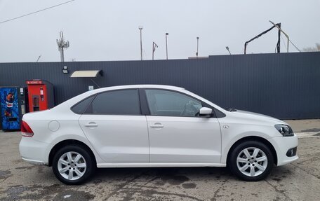 Volkswagen Polo VI (EU Market), 2013 год, 1 150 000 рублей, 2 фотография