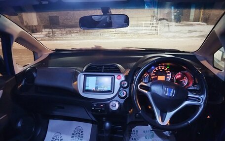 Honda Fit III, 2011 год, 820 000 рублей, 8 фотография