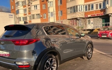 KIA Sportage IV рестайлинг, 2020 год, 2 430 000 рублей, 4 фотография