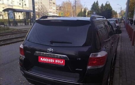 Toyota Highlander III, 2011 год, 2 280 000 рублей, 4 фотография