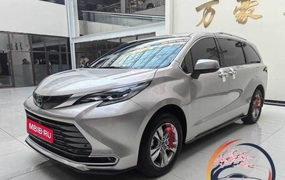 Toyota Sienna, 2022 год, 4 350 000 рублей, 1 фотография