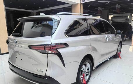 Toyota Sienna, 2022 год, 4 350 000 рублей, 4 фотография