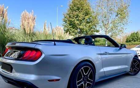 Ford Mustang VI рестайлинг, 2018 год, 2 700 000 рублей, 4 фотография