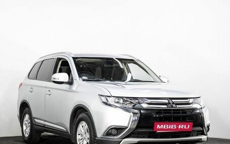 Mitsubishi Outlander III рестайлинг 3, 2016 год, 1 890 000 рублей, 3 фотография