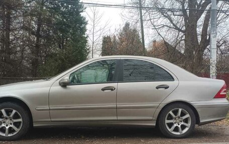 Mercedes-Benz C-Класс, 2006 год, 680 000 рублей, 2 фотография