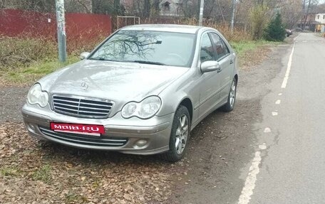 Mercedes-Benz C-Класс, 2006 год, 680 000 рублей, 4 фотография