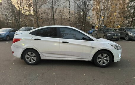 Hyundai Solaris II рестайлинг, 2015 год, 640 000 рублей, 2 фотография