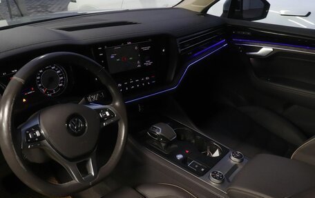 Volkswagen Touareg III, 2018 год, 2 750 000 рублей, 6 фотография