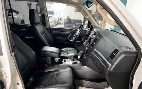 Mitsubishi Pajero IV, 2013 год, 2 329 000 рублей, 13 фотография