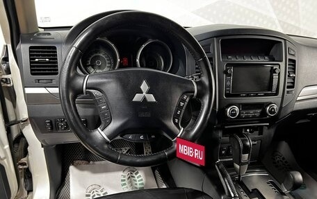 Mitsubishi Pajero IV, 2013 год, 2 329 000 рублей, 24 фотография