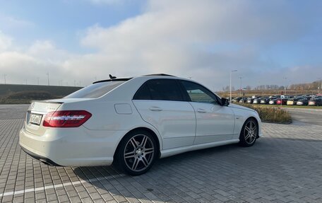 Mercedes-Benz E-Класс, 2012 год, 2 450 000 рублей, 6 фотография