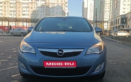 Opel Astra J, 2010 год, 749 999 рублей, 9 фотография