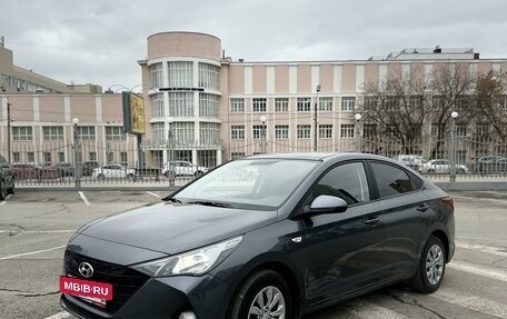 Hyundai Solaris II рестайлинг, 2022 год, 1 740 000 рублей, 3 фотография