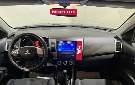 Mitsubishi Outlander III рестайлинг 3, 2010 год, 1 100 000 рублей, 13 фотография