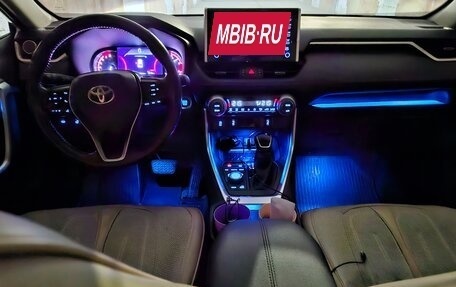 Toyota RAV4, 2021 год, 4 200 000 рублей, 3 фотография